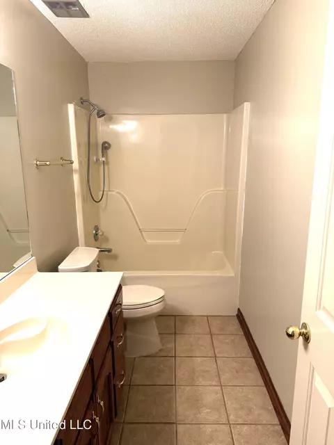 Bath - 1999 Edgewood Blvd, Hernando, MS 38632 photo 4 of 4