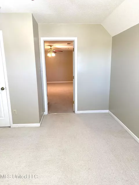 Bedroom - 1999 Edgewood Blvd, Hernando, MS 38632 photo 9 of 13
