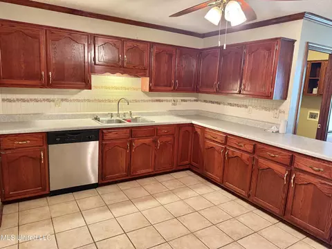 Kitchen - 1999 Edgewood Blvd, Hernando, MS 38632 photo 1 of 5