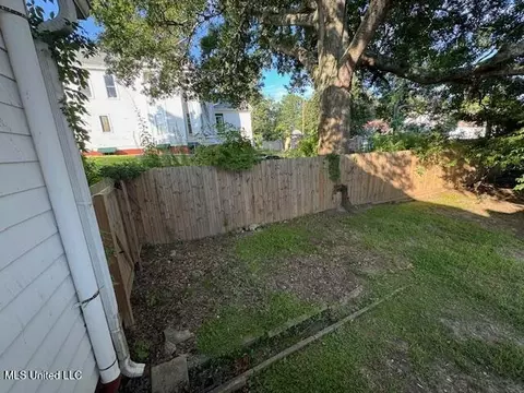 Exterior - 205 Linton Ave, Natchez, MS 39120 photo 4 of 5