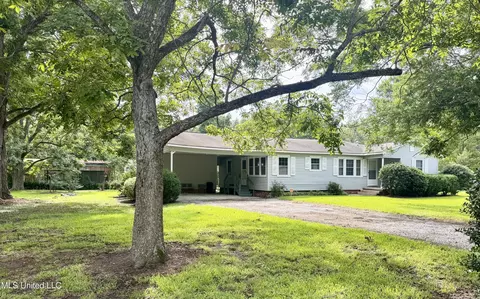 125 Sycamore Dr, Ridgecrest, LA 71334