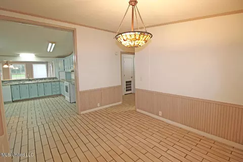 Dining - 202 Howell Rd, Lucedale, MS 39452 photo 2 of 4