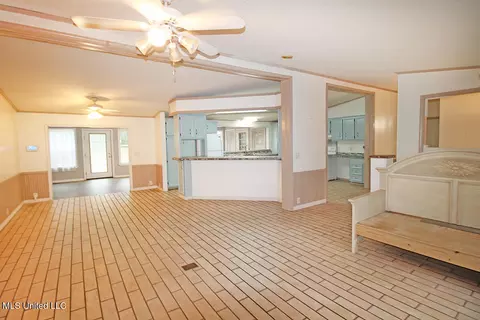 Living - 202 Howell Rd, Lucedale, MS 39452 photo 2 of 9