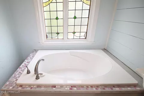 Bath - 202 Howell Rd, Lucedale, MS 39452 photo 2 of 4