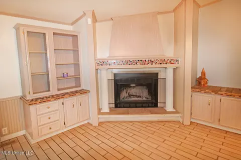 Living - 202 Howell Rd, Lucedale, MS 39452 photo 6 of 9