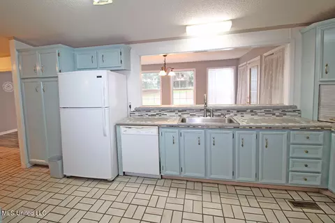 Kitchen - 202 Howell Rd, Lucedale, MS 39452 photo 2 of 5
