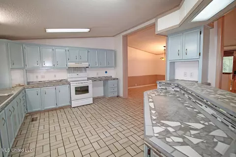 Kitchen - 202 Howell Rd, Lucedale, MS 39452 photo 5 of 5
