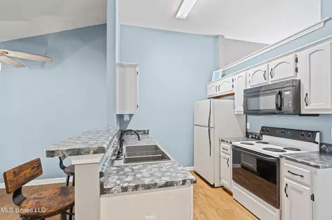 Kitchen - 3053 W Conger Ct, Hernando, MS 38632 photo 1 of 1