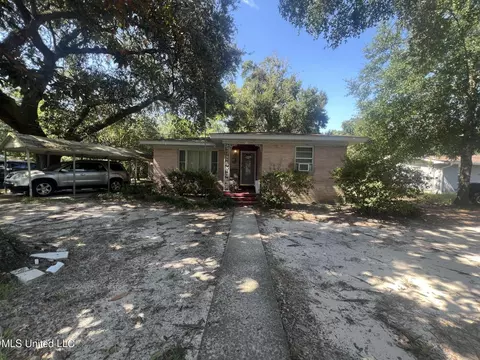 210 28th St, Gulfport, MS 39507