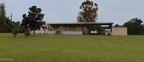 953 Bouie Rd, Carriere, MS 39426