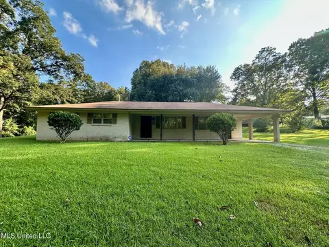 60 Pinemount Rd, Natchez, MS 39120