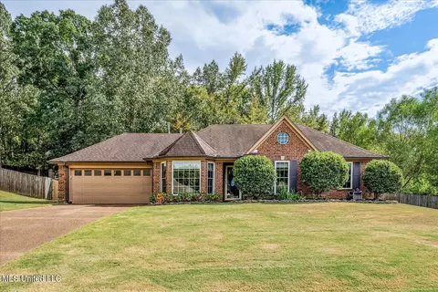 8619 Bell Brook Dr, Olive Branch, MS 38654