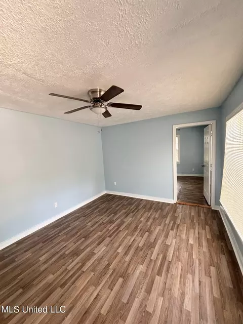 Living - 545 Merigold Dr, Jackson, MS 39204 photo 1 of 3