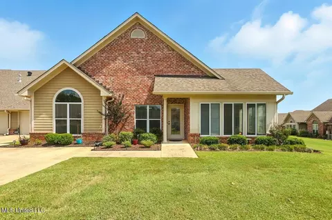 830 Sweetwater Dr, Pearl, MS 39208