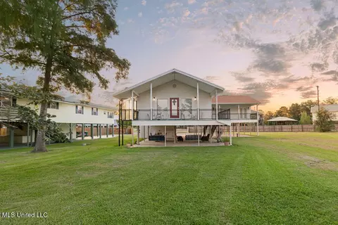 6109 Shawnee St, Kiln, MS 39556