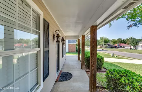567 Mockingbird Cir, Brandon, MS 39047 photo 9
