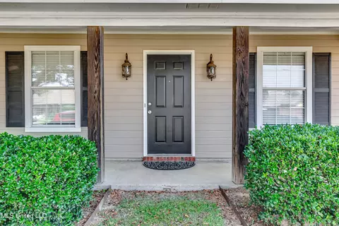 567 Mockingbird Cir, Brandon, MS 39047 photo 2