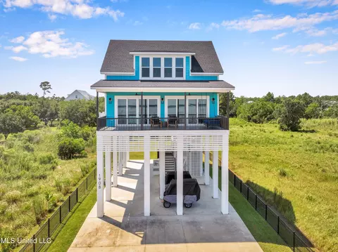 1908 N Beach Blvd, Bay Saint Louis, MS 39520