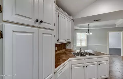 Kitchen - 415 Hemlock Dr, Flowood, MS 39232 photo 1 of 4