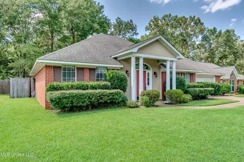 Exterior - 415 Hemlock Dr, Flowood, MS 39232 photo 3 of 11