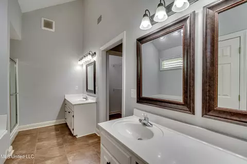 Bath - 415 Hemlock Dr, Flowood, MS 39232 photo 6 of 6
