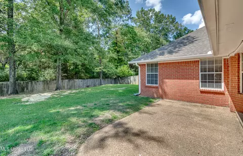 Exterior - 415 Hemlock Dr, Flowood, MS 39232 photo 6 of 11