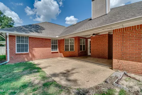 Exterior - 415 Hemlock Dr, Flowood, MS 39232 photo 5 of 11