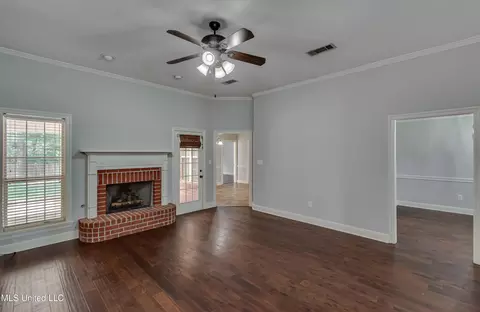 Living - 415 Hemlock Dr, Flowood, MS 39232 photo 1 of 4