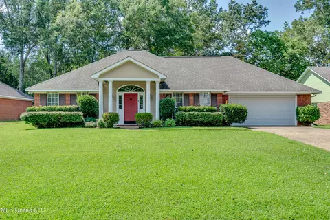415 Hemlock Dr, Flowood, MS 39232