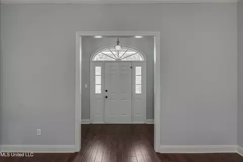 Entry Way - 415 Hemlock Dr, Flowood, MS 39232 photo 1 of 2