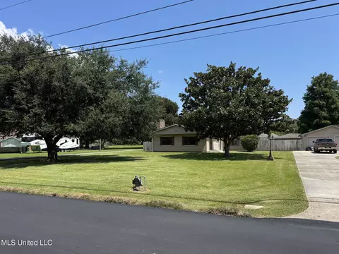 5138 Mitchell Rd, Long Beach, MS 39560