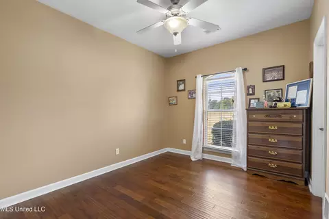 Bedroom - 1958 W Lamar Pl, Hernando, MS 38632 photo 5 of 6