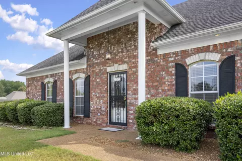 Exterior - 1958 W Lamar Pl, Hernando, MS 38632 photo 5 of 9