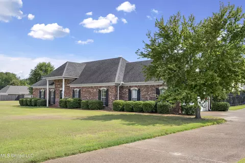 Exterior - 1958 W Lamar Pl, Hernando, MS 38632 photo 3 of 9