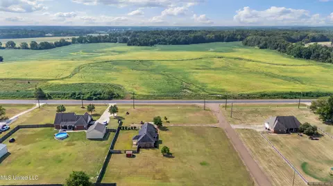View/Area - 1958 W Lamar Pl, Hernando, MS 38632 photo 2 of 7