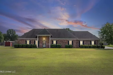 1958 W Lamar Pl, Hernando, MS 38632