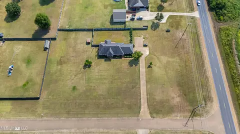 View/Area - 1958 W Lamar Pl, Hernando, MS 38632 photo 7 of 7