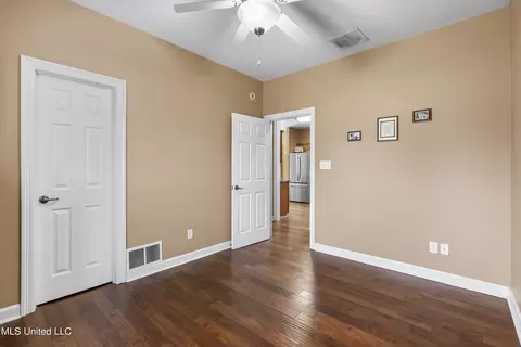 Bedroom - 1958 W Lamar Pl, Hernando, MS 38632 photo 6 of 6