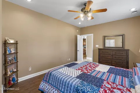 Bedroom - 1958 W Lamar Pl, Hernando, MS 38632 photo 2 of 6
