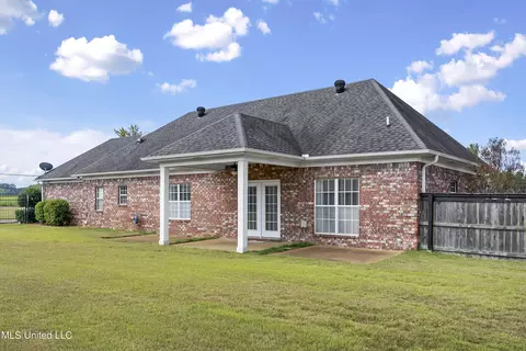 Exterior - 1958 W Lamar Pl, Hernando, MS 38632 photo 8 of 9