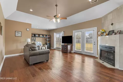 Living - 1958 W Lamar Pl, Hernando, MS 38632 photo 1 of 1