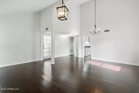 Living - 2 Pheasant Run, Clinton, MS 39056 photo 4 of 4