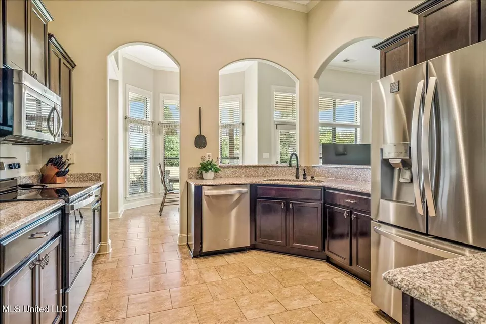 Kitchen - 14276 Cantwell Dr, Olive Branch, MS 38654 photo 1 of 2