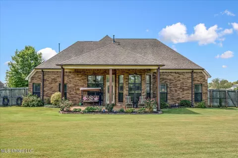 Exterior - 14276 Cantwell Dr, Olive Branch, MS 38654 photo 5 of 7