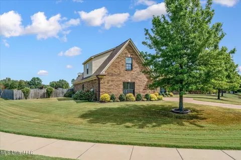 Exterior - 14276 Cantwell Dr, Olive Branch, MS 38654 photo 2 of 7