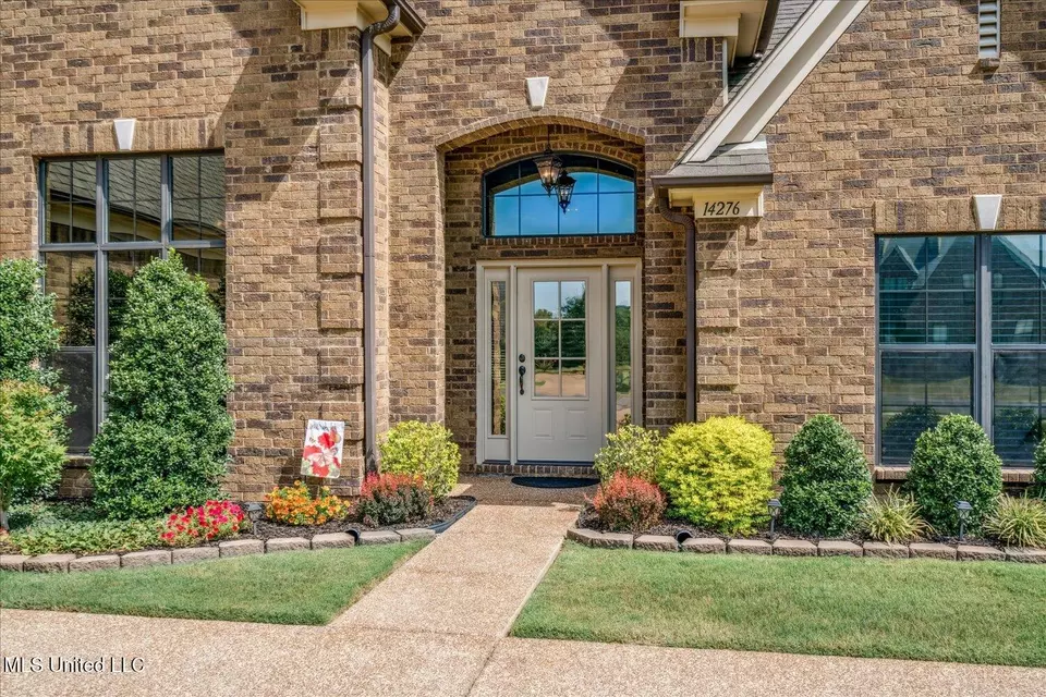 Exterior - 14276 Cantwell Dr, Olive Branch, MS 38654 photo 3 of 6