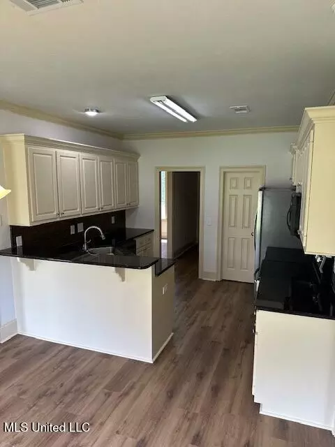 Kitchen - 130 Savoy Park, Madison, MS 39110 photo 3 of 3