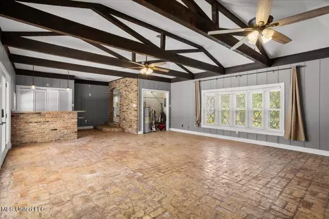 Living - 5207 North Dr, Moss Point, MS 39563 photo 3 of 7