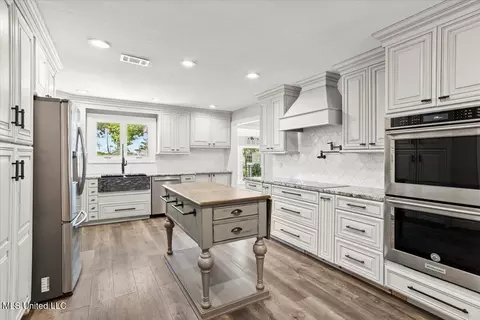 Kitchen - 5207 North Dr, Moss Point, MS 39563 photo 1 of 3