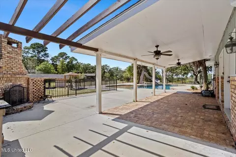 Exterior - 5207 North Dr, Moss Point, MS 39563 photo 5 of 11